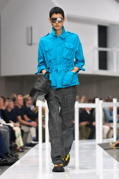 Look 23
